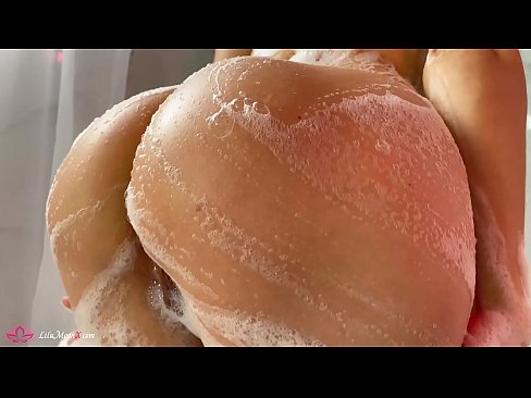 ❤️ Brunette Akuseweretsa maliseche ndi Vibrator mpaka Intense Orgasm mu Shower Zolaula pa ife ❌